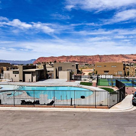 The View At The Escapes Villa St. George Exterior foto