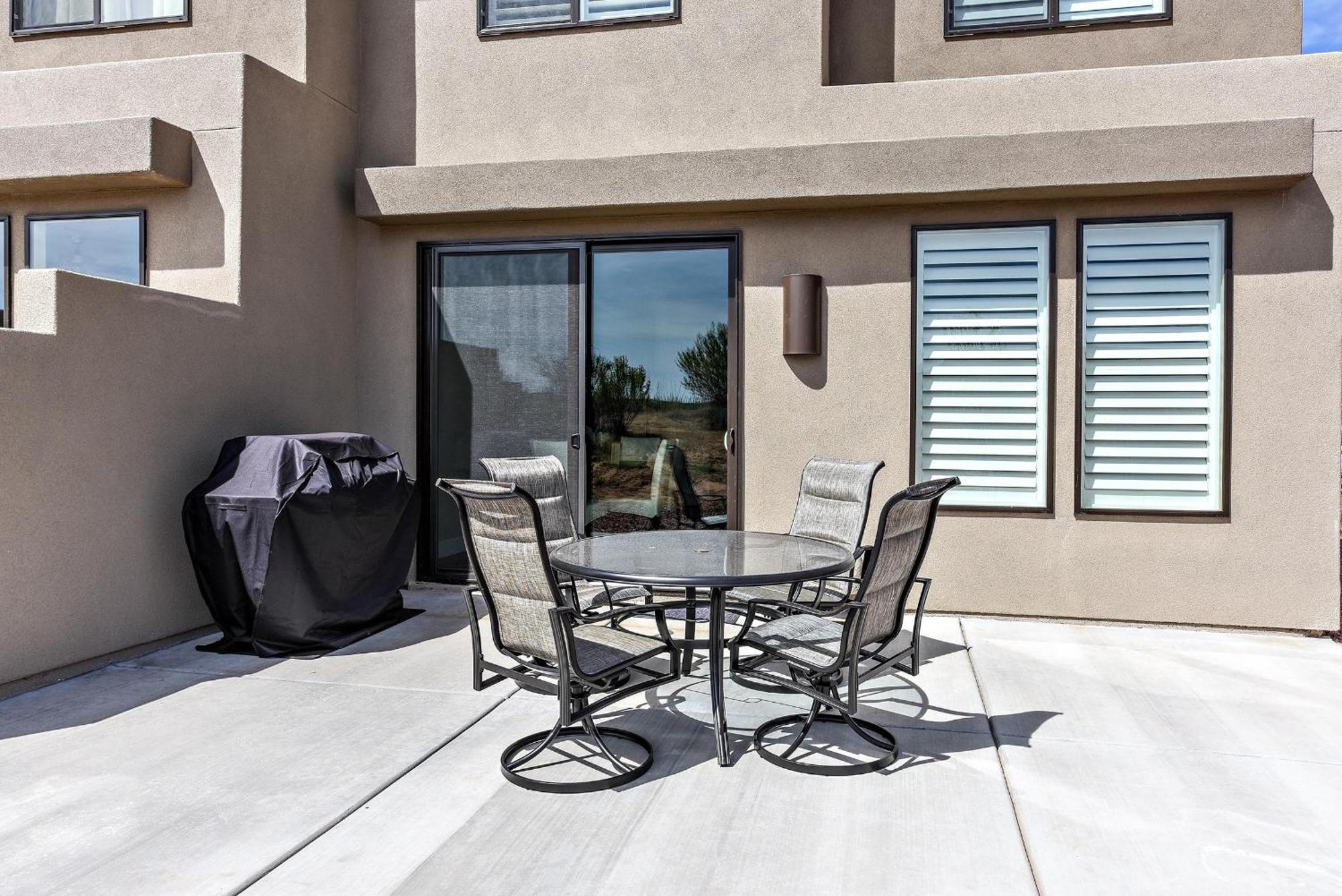 The View At The Escapes Villa St. George Exterior foto