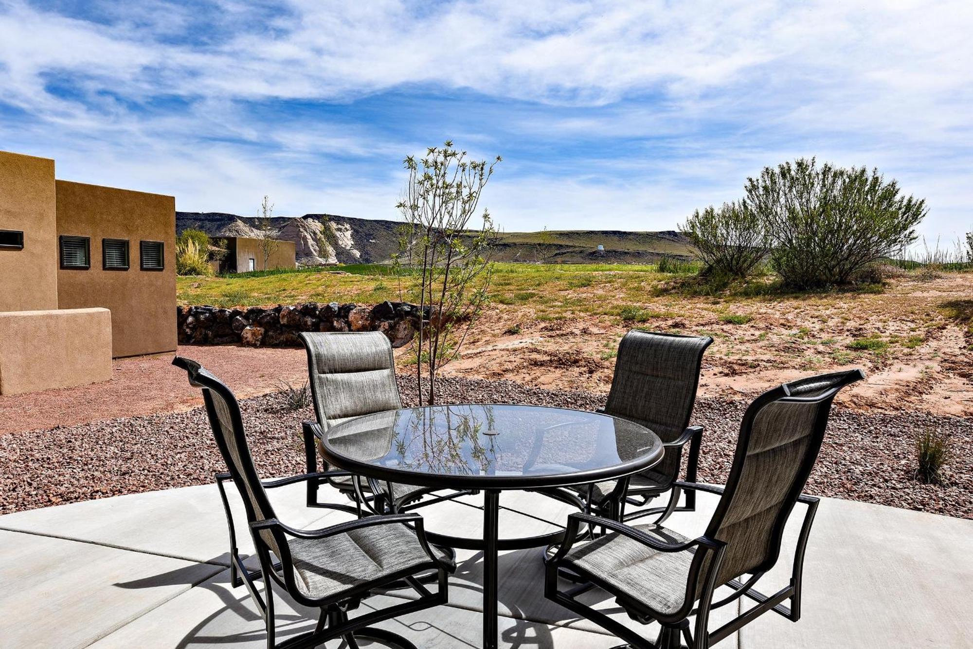 The View At The Escapes Villa St. George Exterior foto